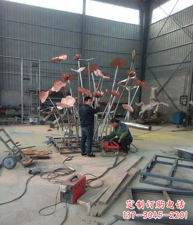廊坊荷花荷叶铜雕,营造梦幻氛围