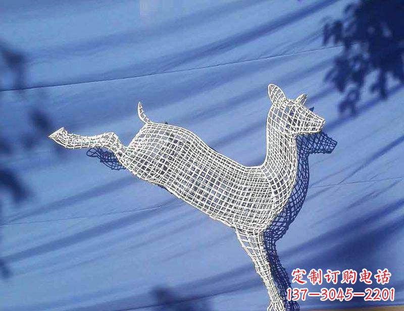 廊坊搭载优雅气质的不锈钢小鹿雕塑