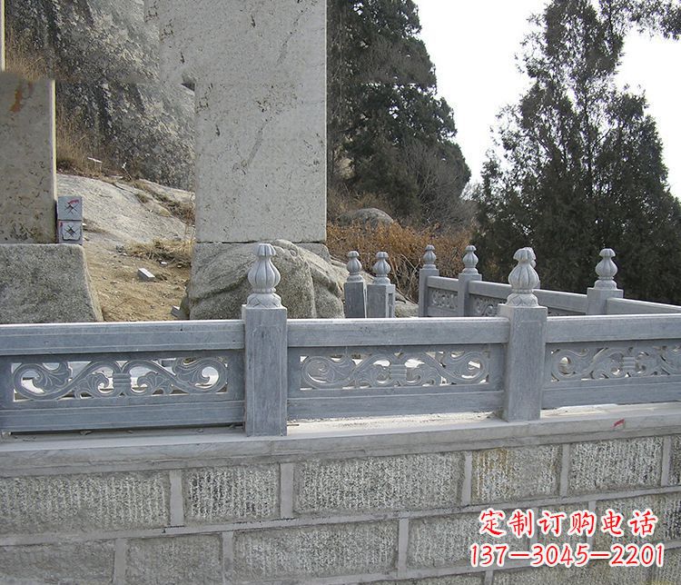 廊坊中领雕塑:门神镇守!大理石栏板石雕