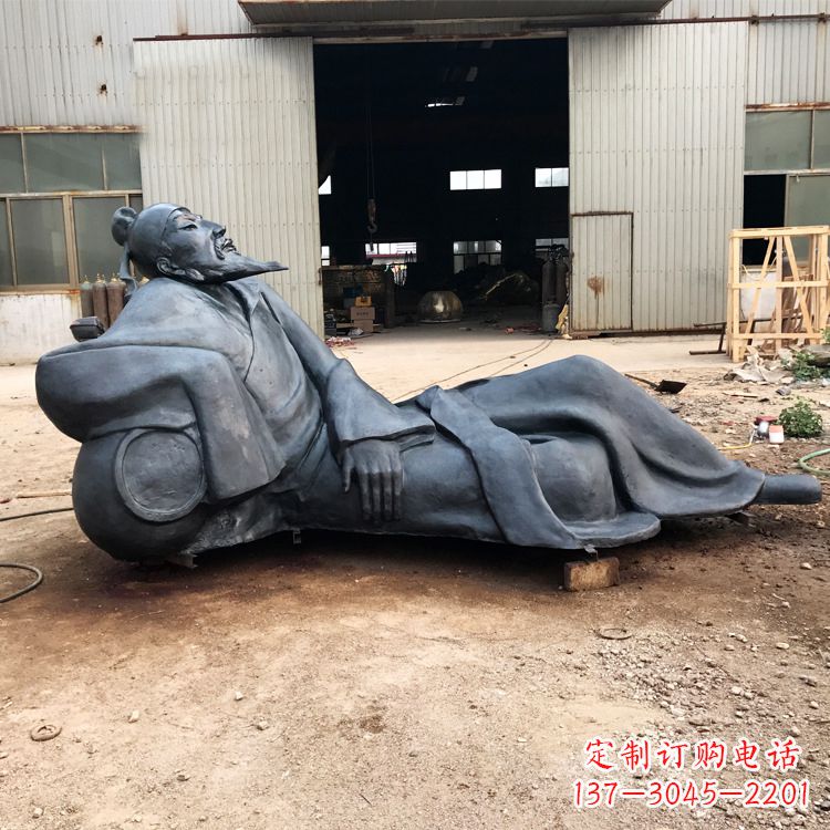 廊坊李白醉卧铜雕塑,抒写出豪迈之气