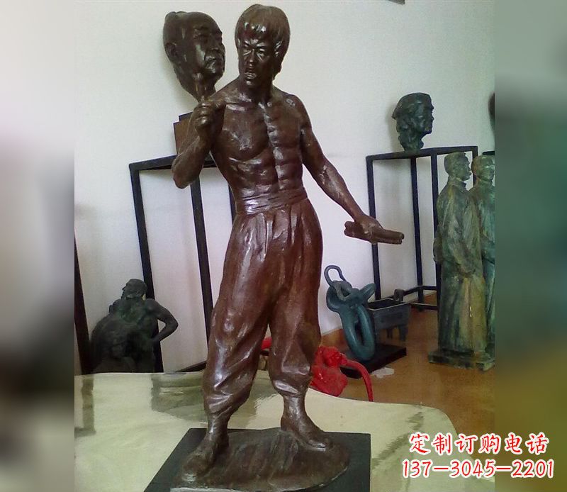 廊坊经典传奇-李小龙铜雕塑