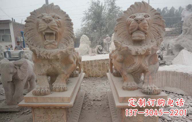 廊坊门口晚霞红西洋狮子雕塑