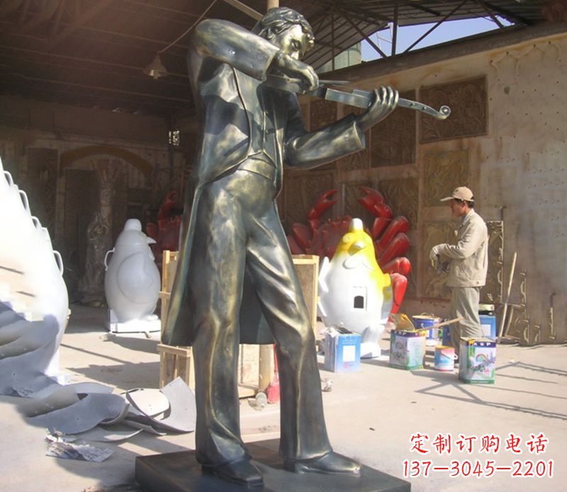 廊坊男人演奏小提琴铜雕