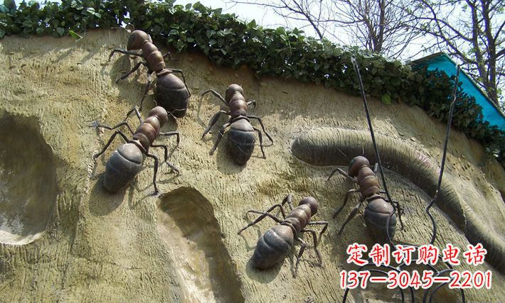 廊坊爬山的蚂蚁铜雕