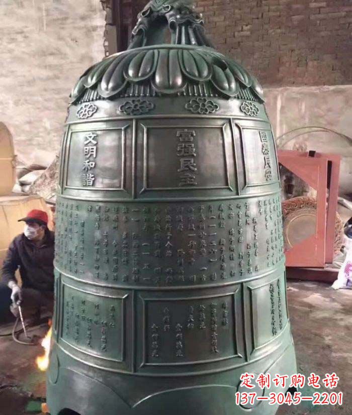 廊坊古典铜钟雕塑,装点家园