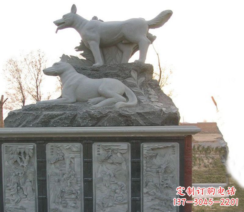 廊坊体现艺术灵感的两只狗公园动物雕塑