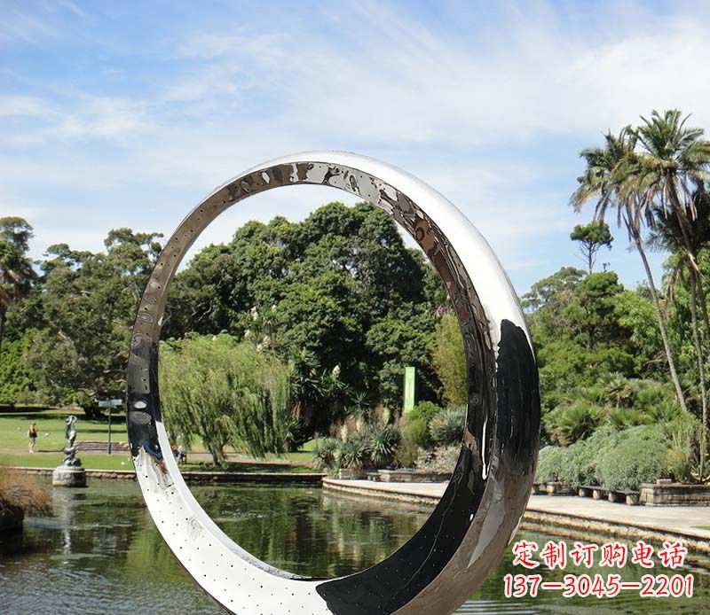 廊坊水景不锈钢镜面圆环雕塑