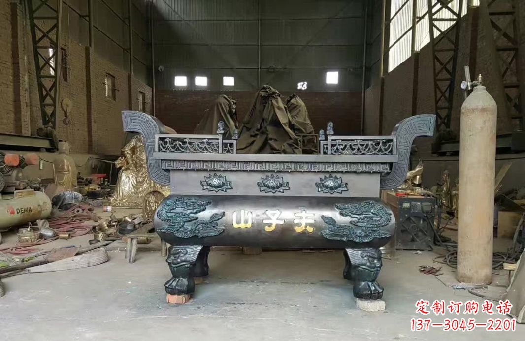 廊坊寺庙香炉铜雕12