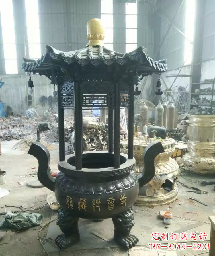 廊坊寺庙圆香炉铜雕 (2)