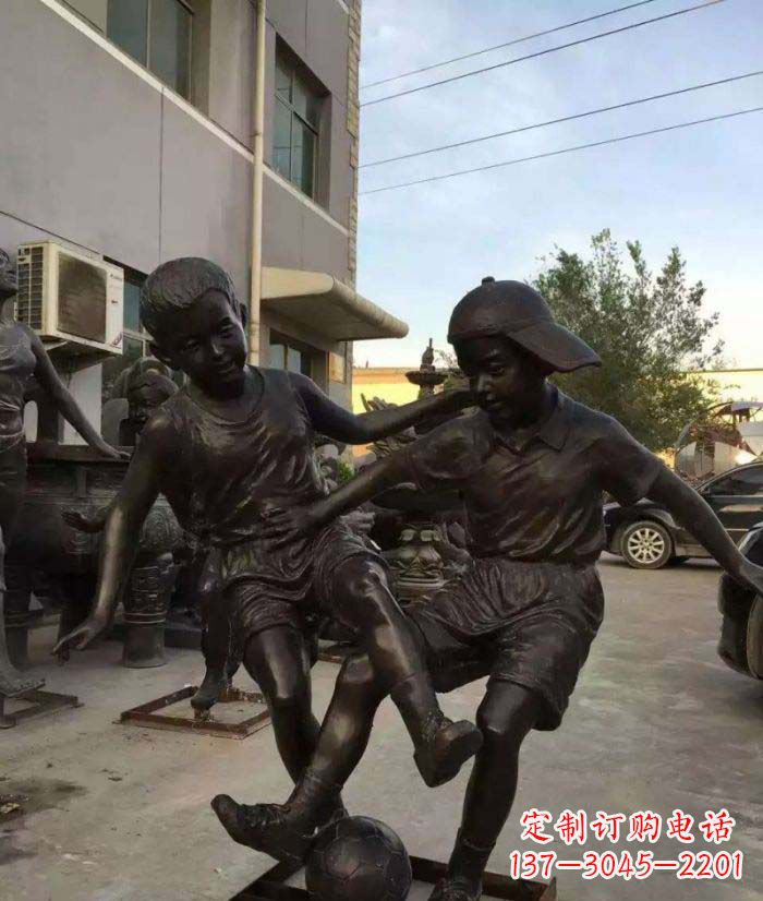 廊坊踢足球儿童铜雕 (2)