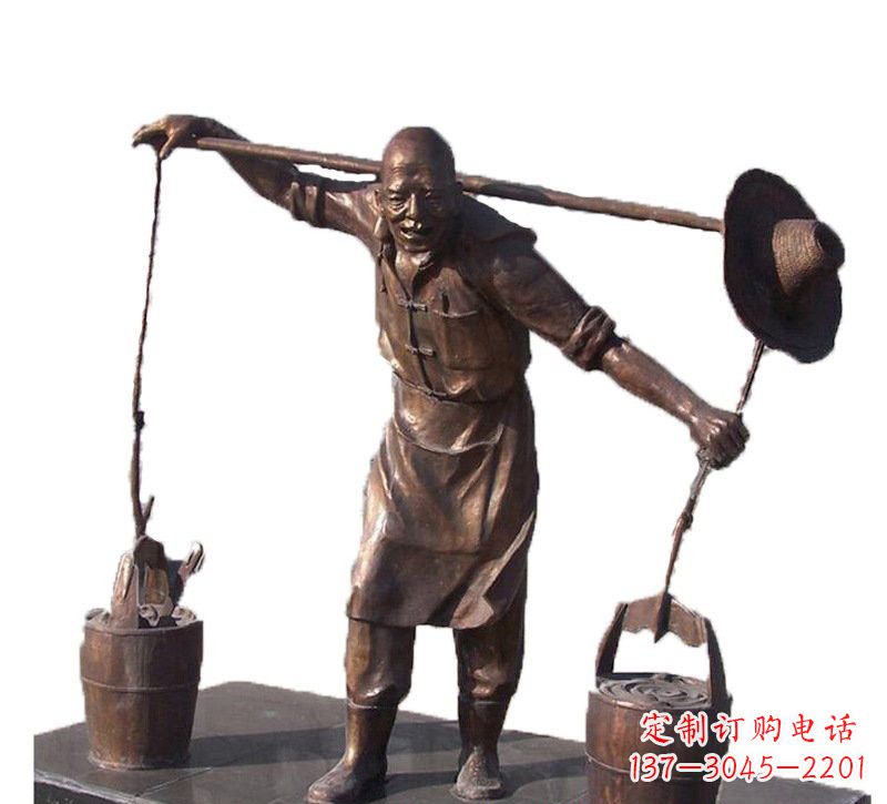 廊坊挑扁担的老人铜雕