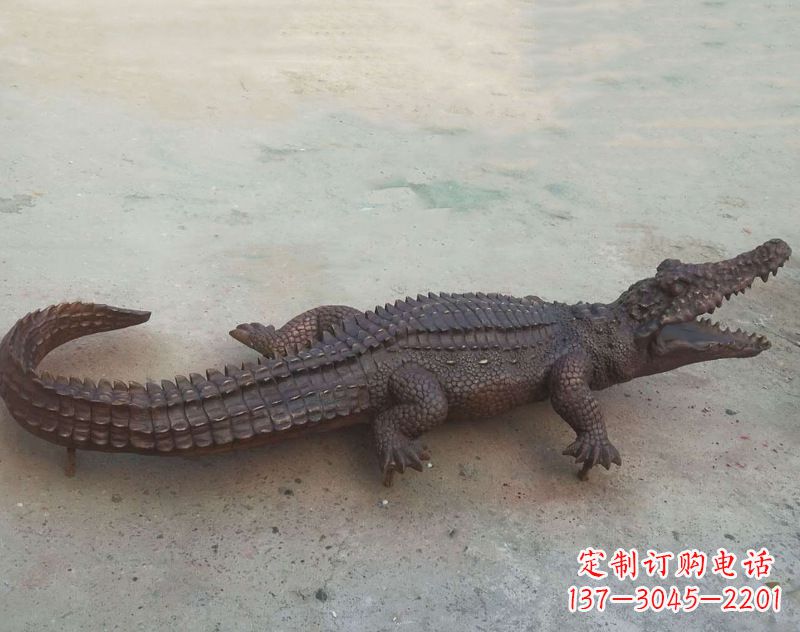 廊坊铜雕鳄鱼,铸铜园林仿真动物雕塑