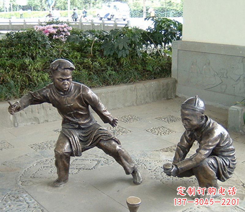 廊坊玩陀螺的古代儿童铜雕
