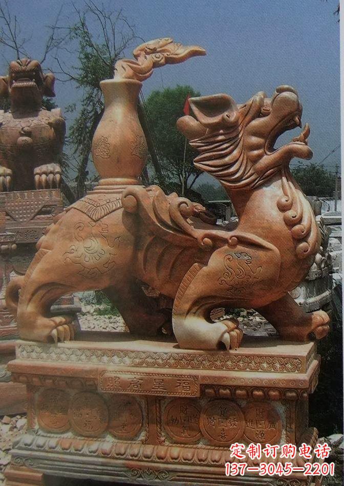 廊坊晚霞红貔貅石雕