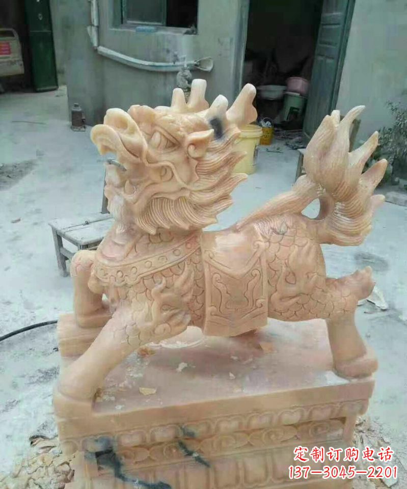廊坊晚霞红麒麟雕塑112