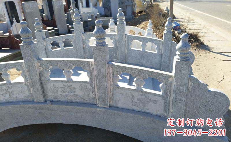 廊坊小区公园大理石拱桥