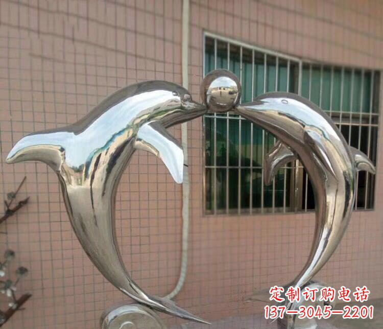 廊坊校园不锈钢海豚顶球雕塑