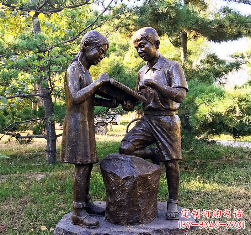 廊坊校园读书的学生铜雕