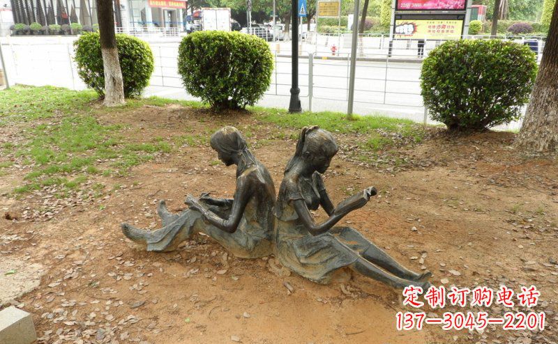 廊坊校园坐着看书的女孩人物铜雕