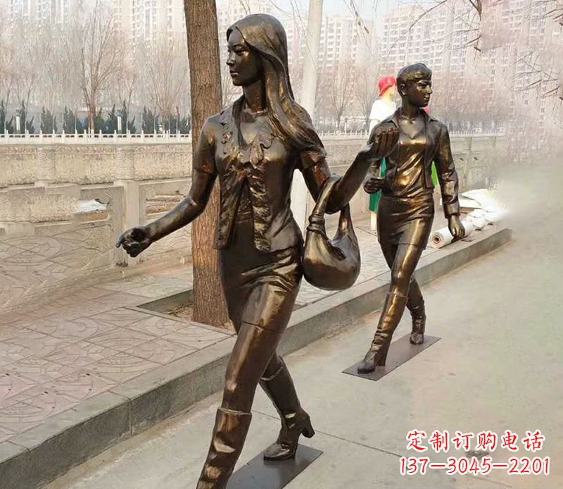 廊坊行走的女人街边人物铜雕