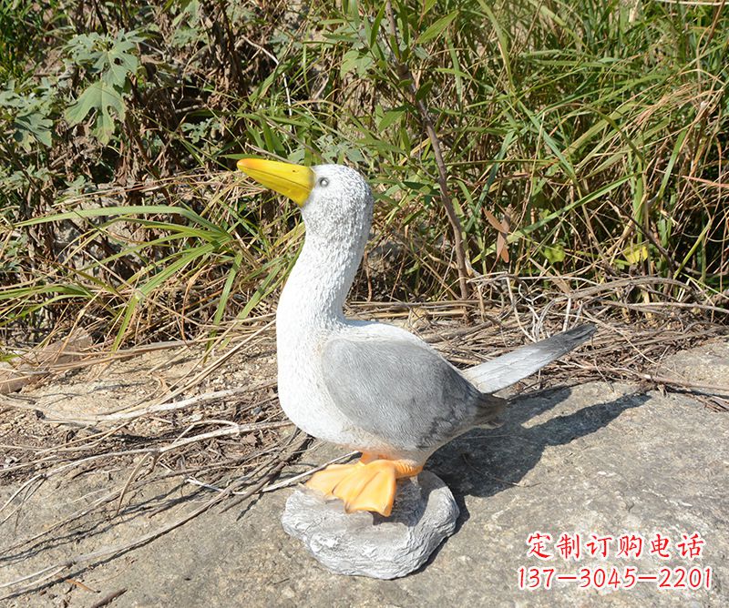 廊坊学校雕塑和平鸽