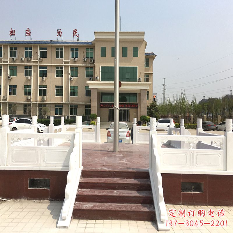 廊坊学校广场石雕升旗台