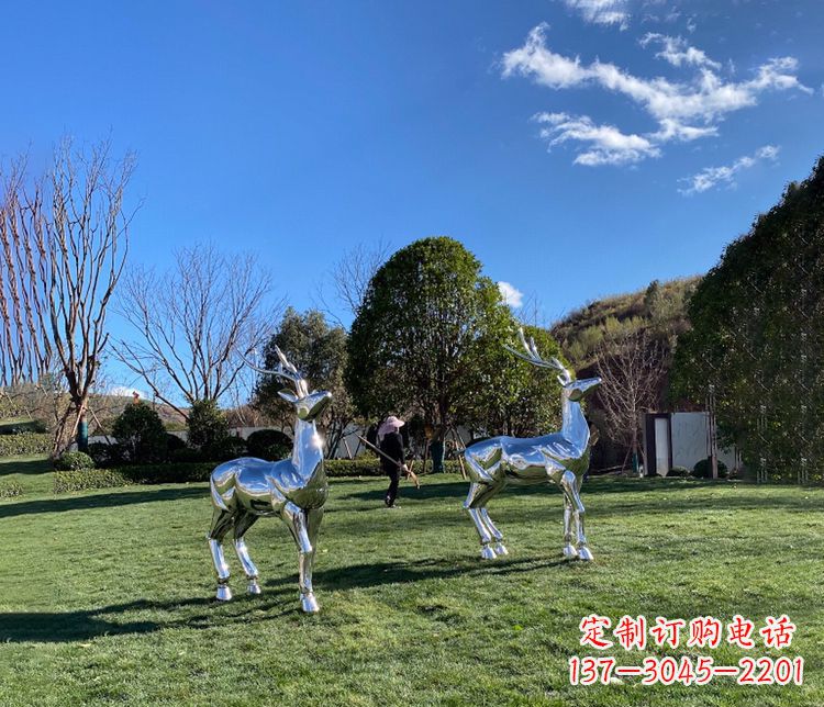 廊坊园林镜面不锈钢梅花鹿雕塑