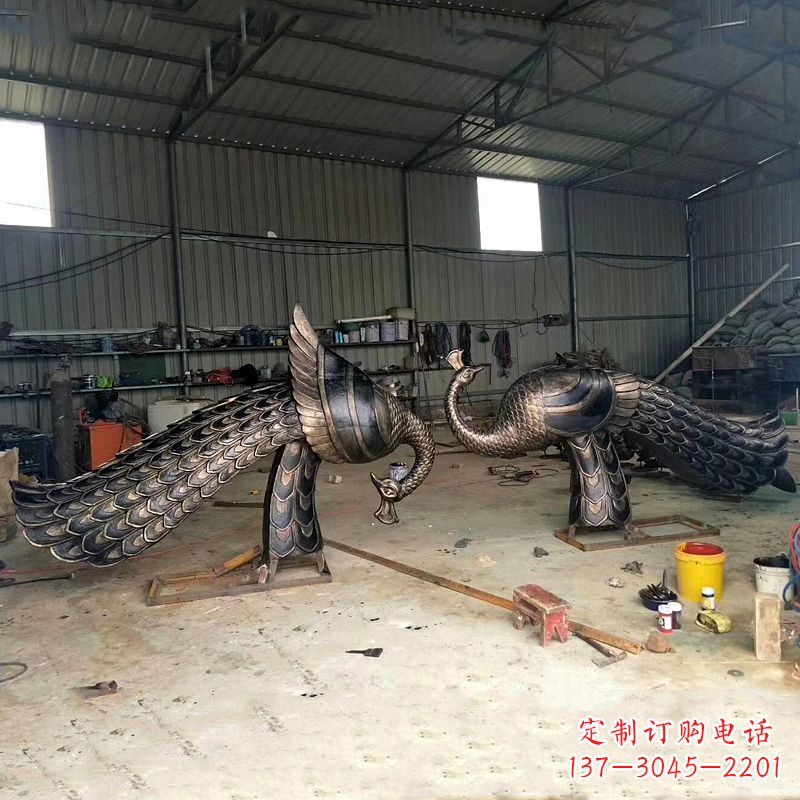 廊坊铸铜孔雀雕塑