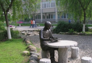 廊坊坐石桌凳看书的学生铜雕