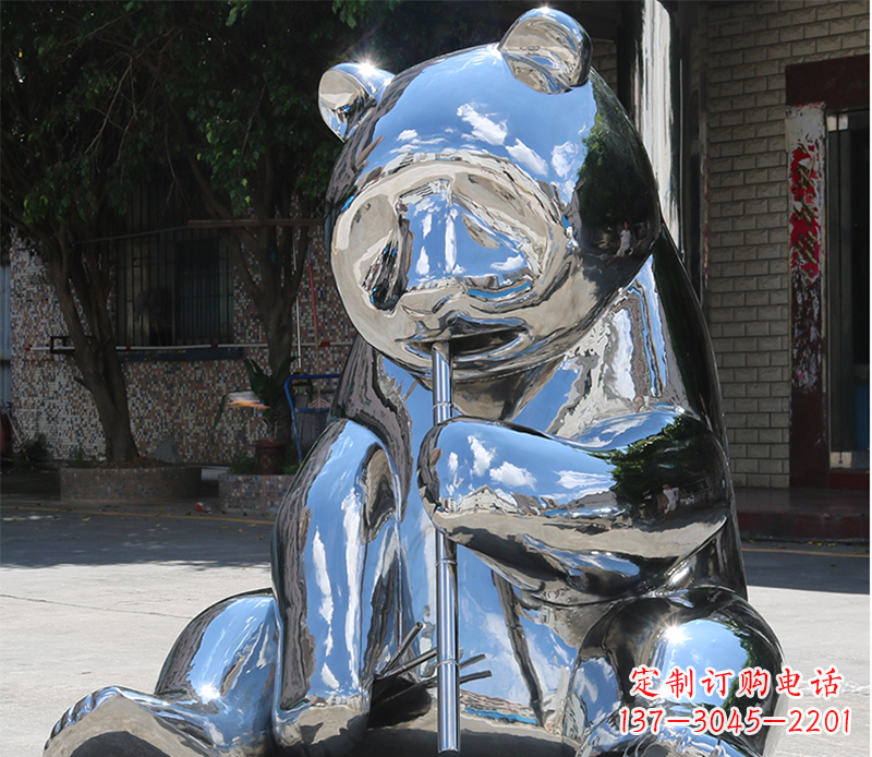 廊坊熊猫雕塑-适用于广场花园景观镜面不锈钢熊猫雕塑
